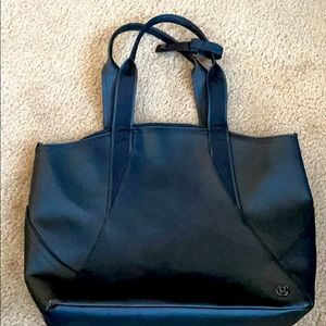Lululemon shoulder bag